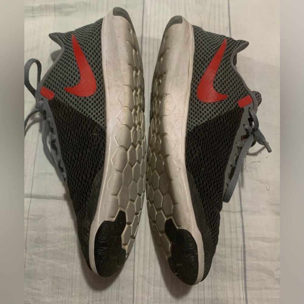 Nike - Picture 5 of 7